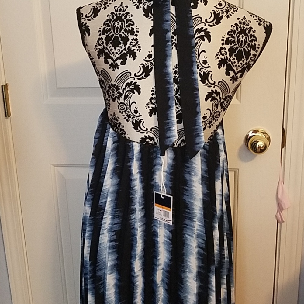 Kaari Blue Halter Dress - Picture 2 of 3